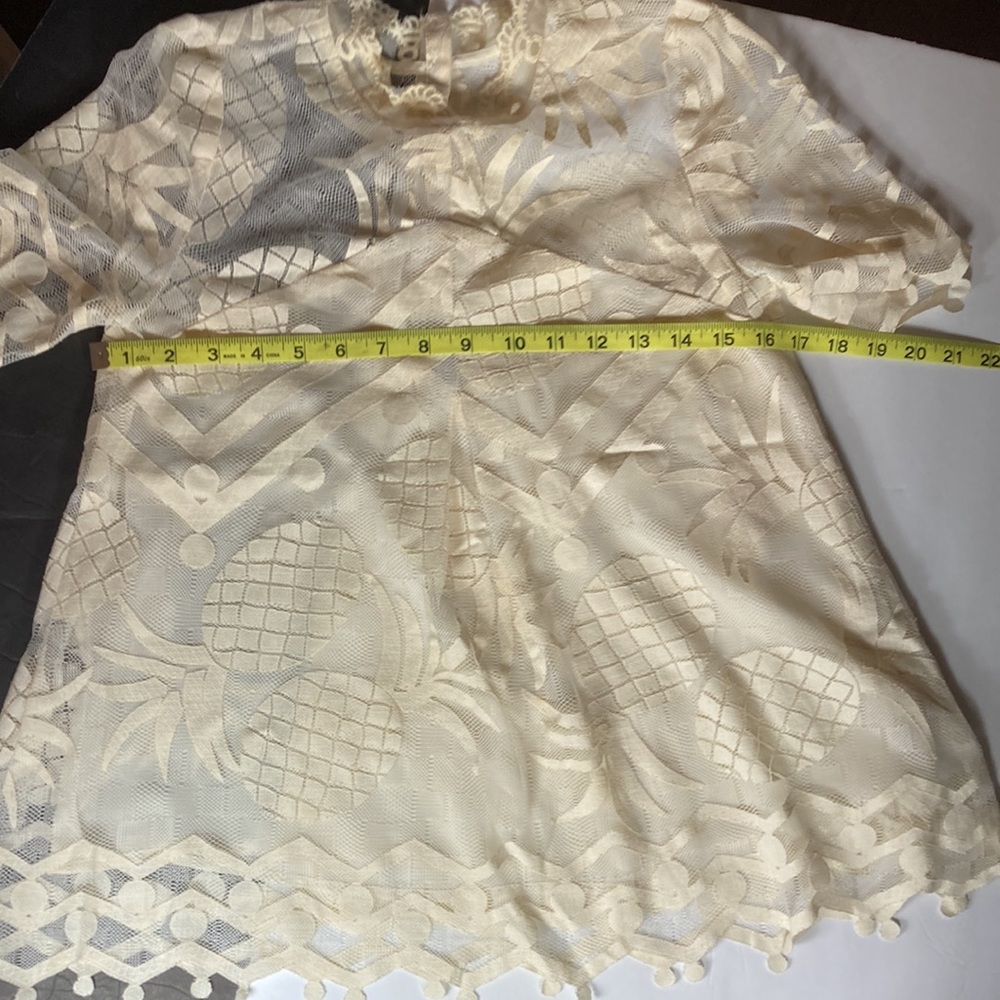 HD in Paris High Neck Pineapple Lace with Pearly Buttons - Picture 4 of 5